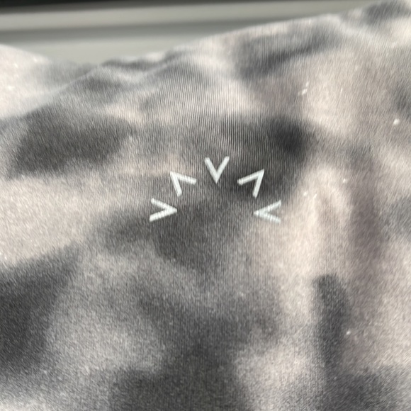 Varley Let’s Go crop leggings 18’ leaf. Size large - Picture 4 of 6